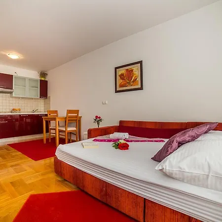 Kristina Apartment Makarska